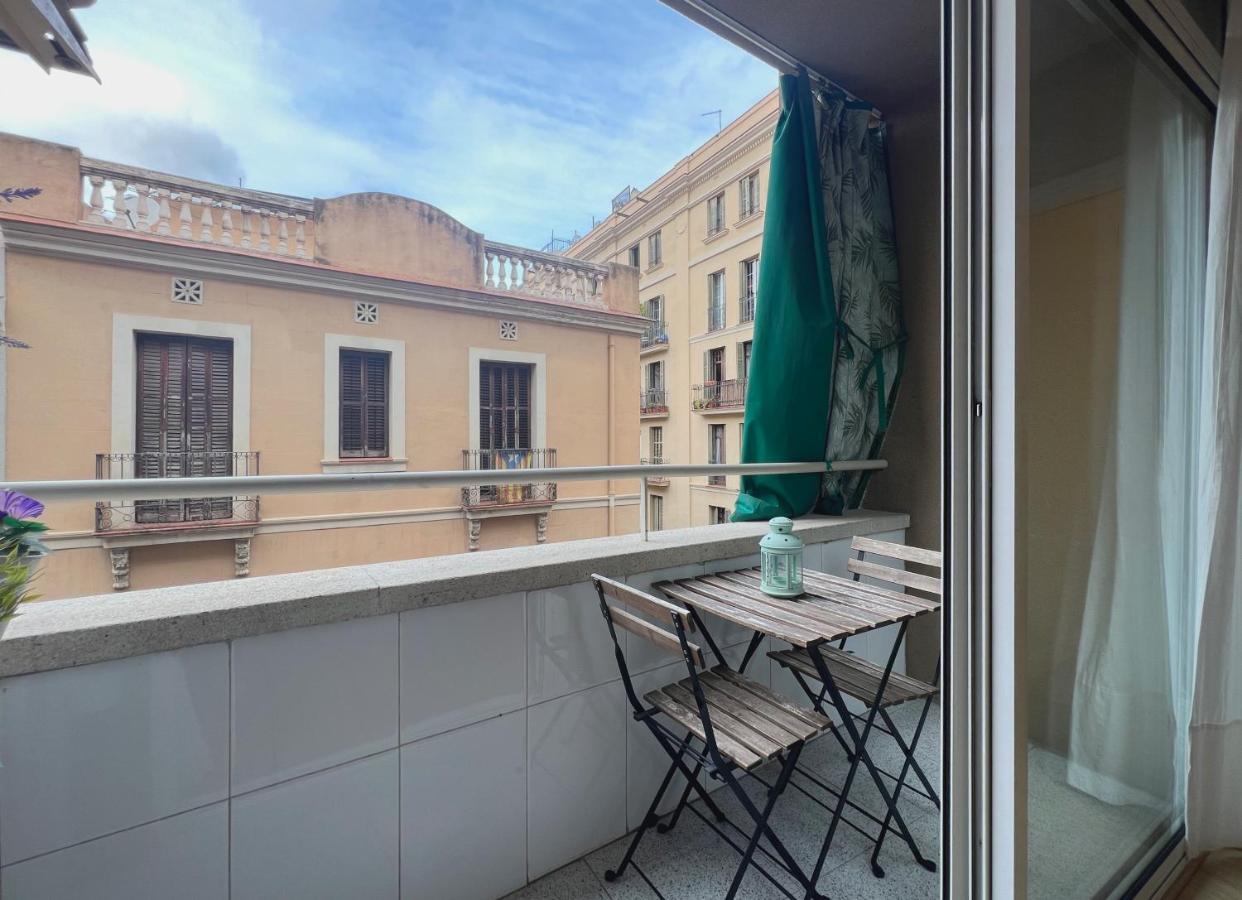 Stay U-Nique Apartments Massens Barcelona Bagian luar foto